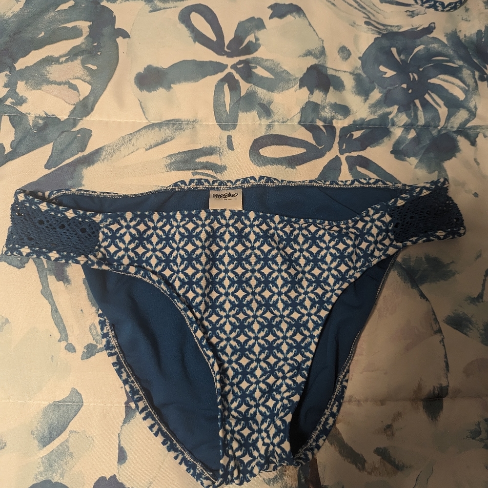 XL Blue and White Halter Top Bathing Suit - Picture 12 of 16